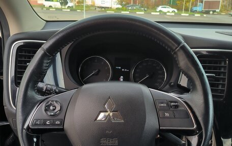 Mitsubishi Outlander III рестайлинг 3, 2020 год, 1 950 000 рублей, 7 фотография