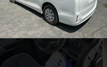 Toyota Voxy III, 2017 год, 1 850 000 рублей, 13 фотография