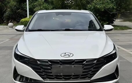 Hyundai Elantra, 2022 год, 1 700 000 рублей, 3 фотография