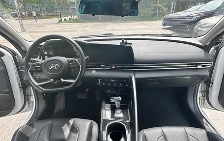 Hyundai Elantra, 2022 год, 1 700 000 рублей, 11 фотография