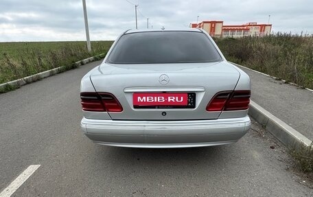 Mercedes-Benz E-Класс, 1999 год, 1 250 000 рублей, 4 фотография