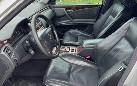 Mercedes-Benz E-Класс, 1999 год, 1 250 000 рублей, 10 фотография