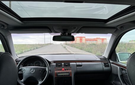 Mercedes-Benz E-Класс, 1999 год, 1 250 000 рублей, 12 фотография