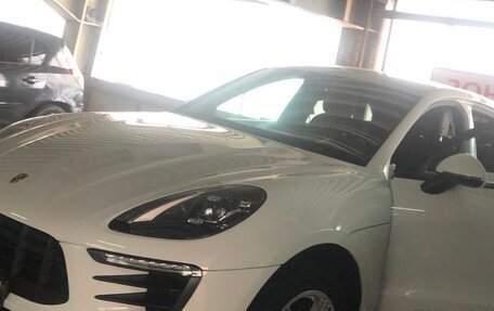 Porsche Macan I рестайлинг, 2018 год, 3 790 000 рублей, 2 фотография