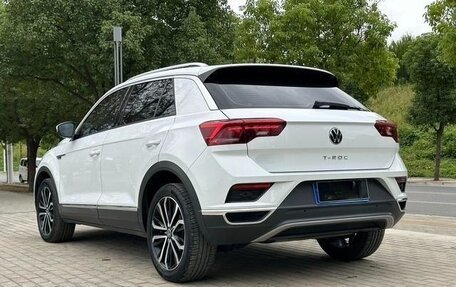 Volkswagen T-Roc I, 2022 год, 2 000 000 рублей, 16 фотография