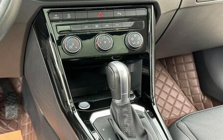 Volkswagen T-Roc I, 2022 год, 2 000 000 рублей, 12 фотография