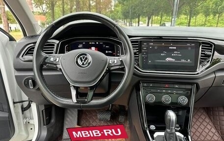 Volkswagen T-Roc I, 2022 год, 2 000 000 рублей, 10 фотография