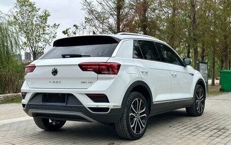 Volkswagen T-Roc I, 2022 год, 2 000 000 рублей, 18 фотография