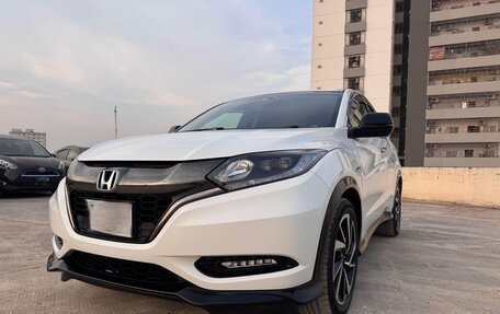 Honda Vezel, 2021 год, 2 100 000 рублей, 3 фотография
