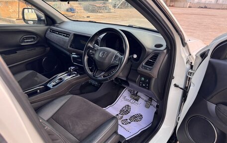 Honda Vezel, 2021 год, 2 100 000 рублей, 7 фотография