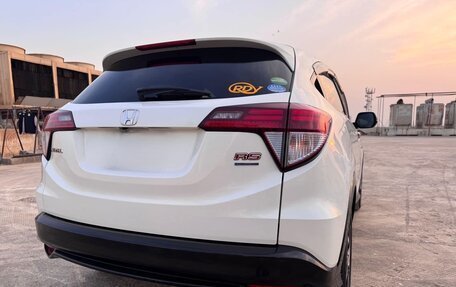 Honda Vezel, 2021 год, 2 100 000 рублей, 4 фотография