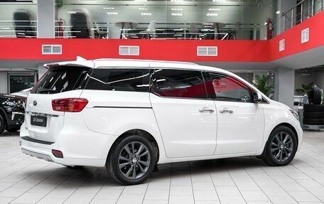 KIA Carnival III, 2019 год, 2 499 000 рублей, 2 фотография