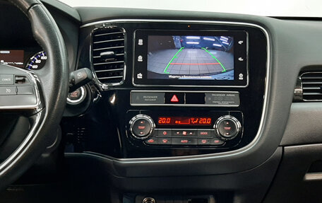 Mitsubishi Outlander III рестайлинг 3, 2019 год, 2 390 000 рублей, 15 фотография