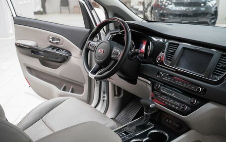 KIA Carnival III, 2019 год, 2 499 000 рублей, 19 фотография