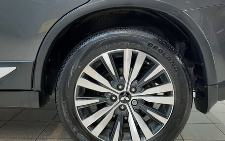 Mitsubishi Outlander III рестайлинг 3, 2019 год, 2 390 000 рублей, 13 фотография