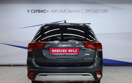Mitsubishi Outlander III рестайлинг 3, 2019 год, 2 390 000 рублей, 4 фотография