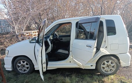 Nissan Cube II, 2000 год, 230 000 рублей, 2 фотография