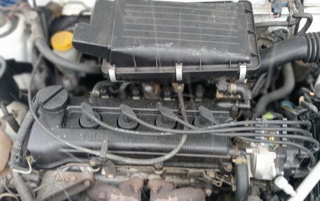 Nissan Cube II, 2000 год, 230 000 рублей, 14 фотография