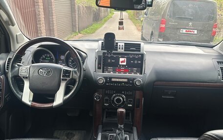 Toyota Land Cruiser Prado 150 рестайлинг 2, 2016 год, 3 150 000 рублей, 9 фотография