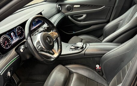 Mercedes-Benz E-Класс, 2019 год, 2 750 000 рублей, 8 фотография