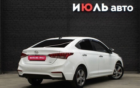 Hyundai Solaris II рестайлинг, 2018 год, 1 500 000 рублей, 6 фотография