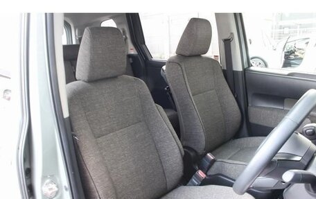 Toyota Sienta, 2022 год, 1 300 000 рублей, 5 фотография