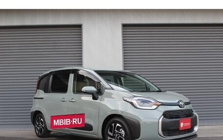 Toyota Sienta, 2022 год, 1 300 000 рублей, 2 фотография