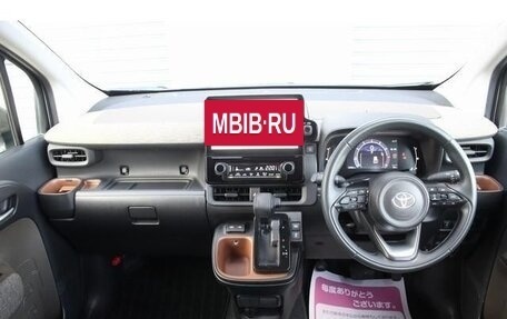 Toyota Sienta, 2022 год, 1 300 000 рублей, 9 фотография