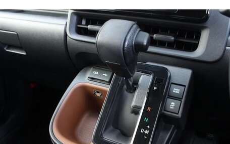 Toyota Sienta, 2022 год, 1 300 000 рублей, 16 фотография