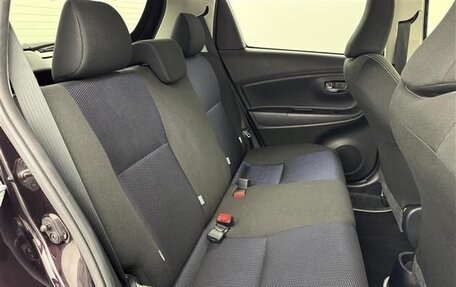 Toyota Vitz, 2018 год, 700 000 рублей, 8 фотография