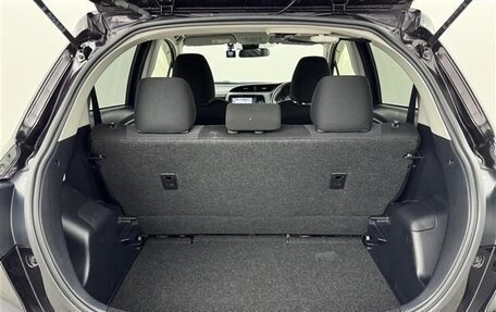 Toyota Vitz, 2018 год, 700 000 рублей, 9 фотография