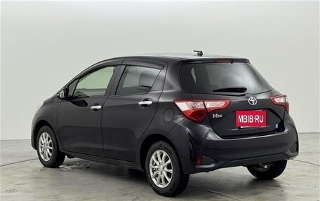 Toyota Vitz, 2018 год, 700 000 рублей, 4 фотография