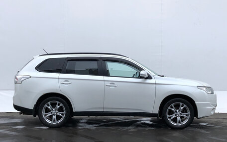 Mitsubishi Outlander III рестайлинг 3, 2013 год, 1 490 000 рублей, 4 фотография