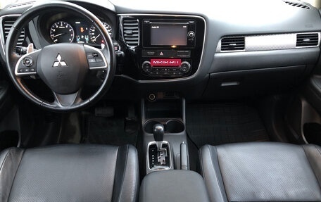 Mitsubishi Outlander III рестайлинг 3, 2013 год, 1 490 000 рублей, 14 фотография
