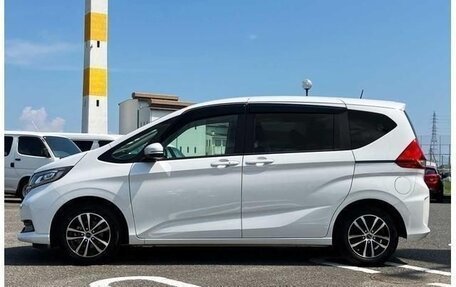 Honda Freed II, 2021 год, 1 300 000 рублей, 10 фотография