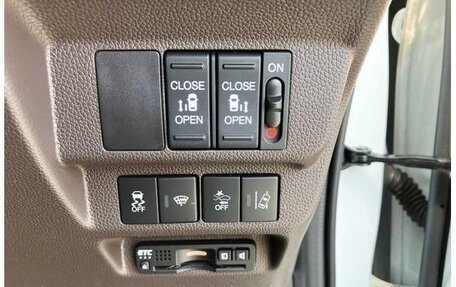 Honda Freed II, 2021 год, 1 300 000 рублей, 22 фотография