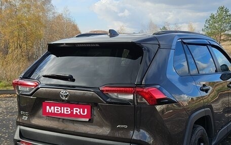 Toyota RAV4, 2021 год, 3 100 000 рублей, 3 фотография