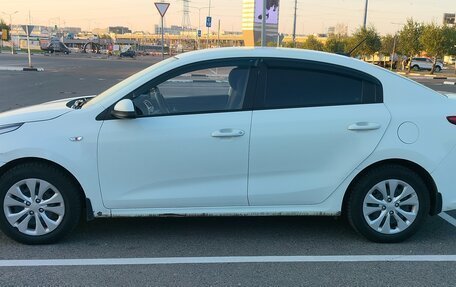 KIA Rio IV, 2017 год, 650 000 рублей, 3 фотография