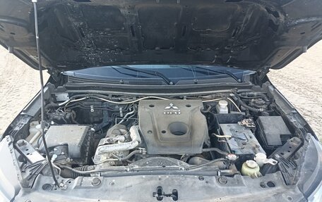 Mitsubishi L200 IV рестайлинг, 2019 год, 1 900 000 рублей, 7 фотография