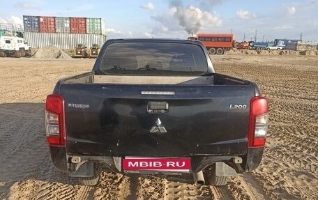 Mitsubishi L200 IV рестайлинг, 2019 год, 1 900 000 рублей, 11 фотография