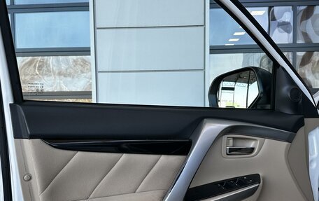 Mitsubishi Montero Sport, 2019 год, 3 000 000 рублей, 17 фотография