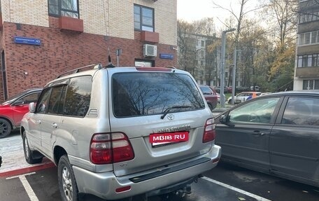 Toyota Land Cruiser 100 рестайлинг 2, 2003 год, 1 580 000 рублей, 4 фотография