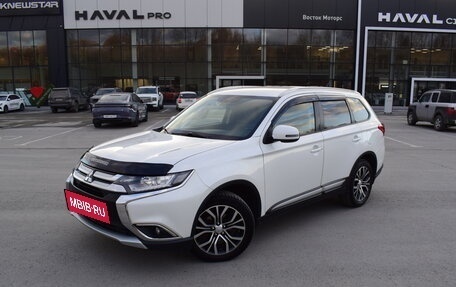 Mitsubishi Outlander III рестайлинг 3, 2016 год, 1 697 000 рублей, 2 фотография