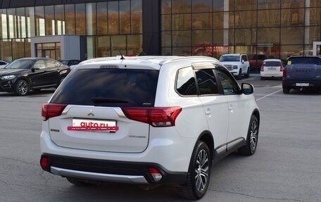 Mitsubishi Outlander III рестайлинг 3, 2016 год, 1 697 000 рублей, 4 фотография