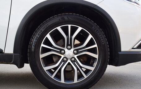 Mitsubishi Outlander III рестайлинг 3, 2016 год, 1 697 000 рублей, 13 фотография