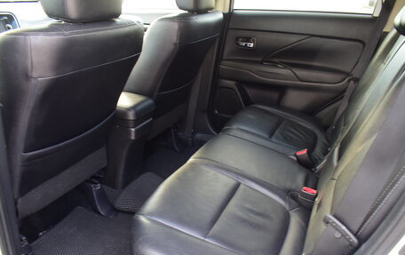 Mitsubishi Outlander III рестайлинг 3, 2016 год, 1 697 000 рублей, 18 фотография