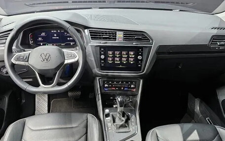 Volkswagen Tiguan II, 2021 год, 2 840 000 рублей, 7 фотография