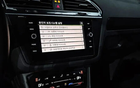 Volkswagen Tiguan II, 2021 год, 2 840 000 рублей, 14 фотография