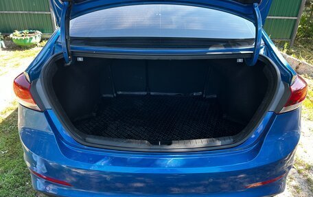 Hyundai Elantra VI рестайлинг, 2017 год, 1 400 000 рублей, 4 фотография