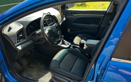 Hyundai Elantra VI рестайлинг, 2017 год, 1 400 000 рублей, 9 фотография